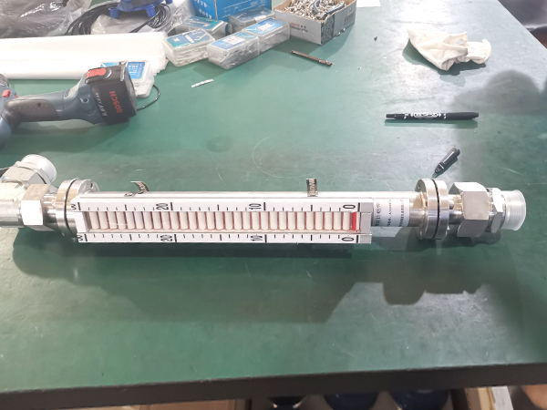 Magnetic flap level gauge site5