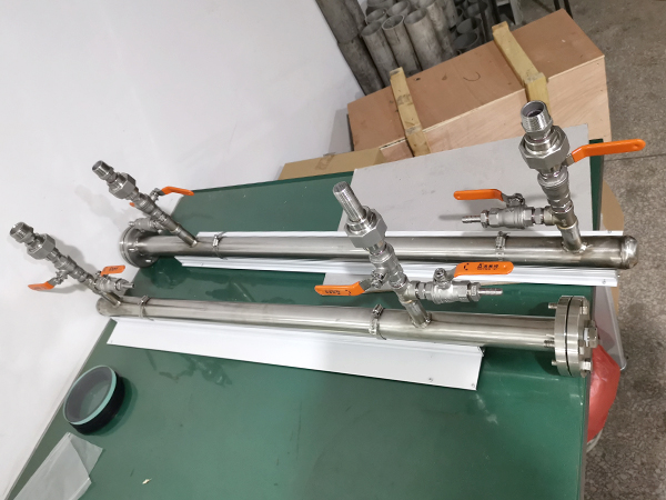 Magnetic flap level gauge site1